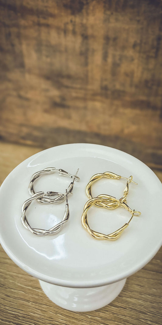 The Everyday Hoop Twist - Gold or Silver Otarealm