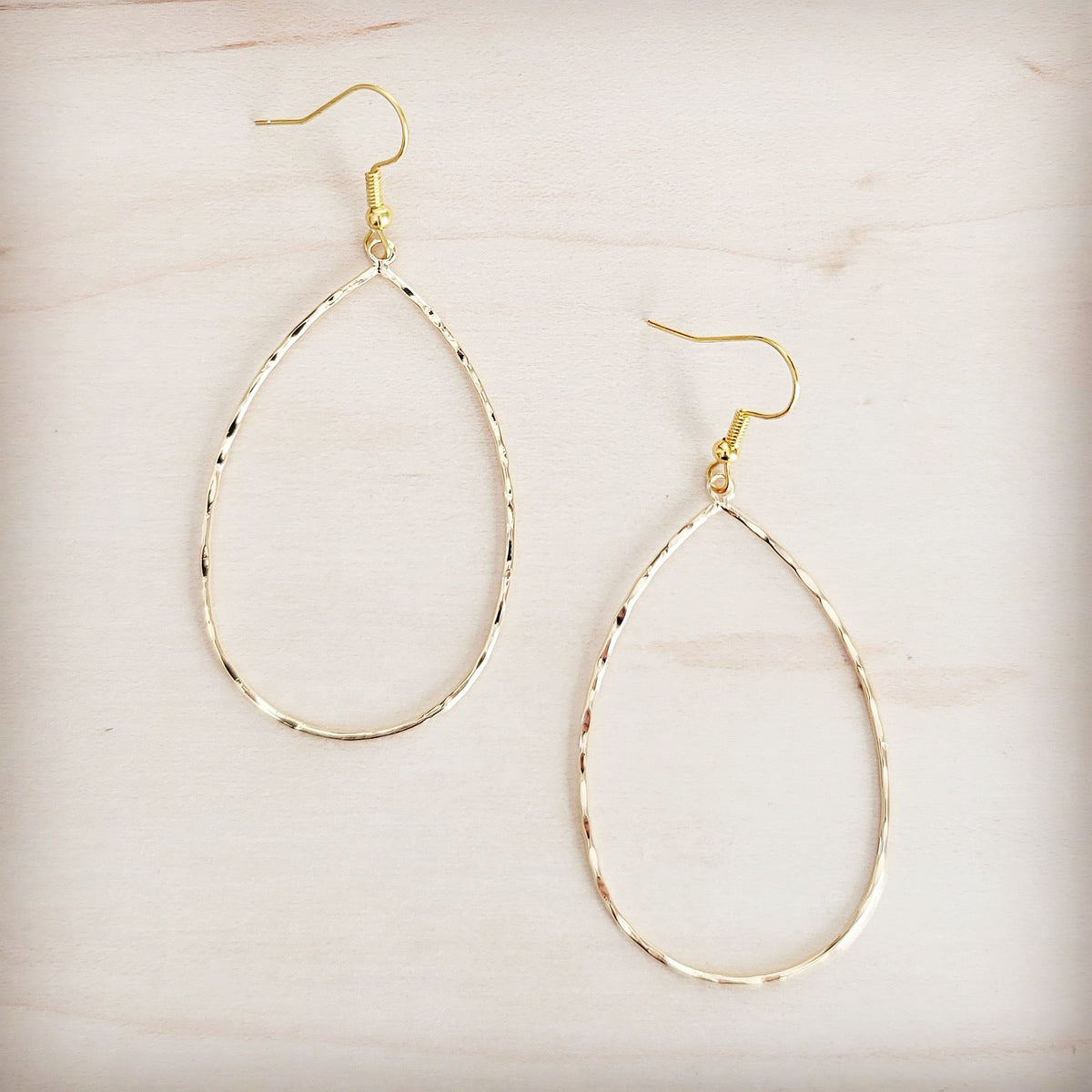Hammered Gold Oval Hoop Earrings 200bl
