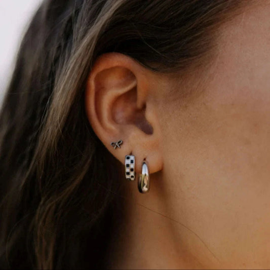 Bow Flat Back Studs Otarealm
