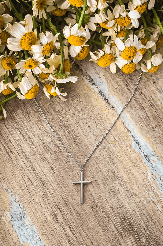 Beautiful Gold or Silver Cross Necklace Otarealm