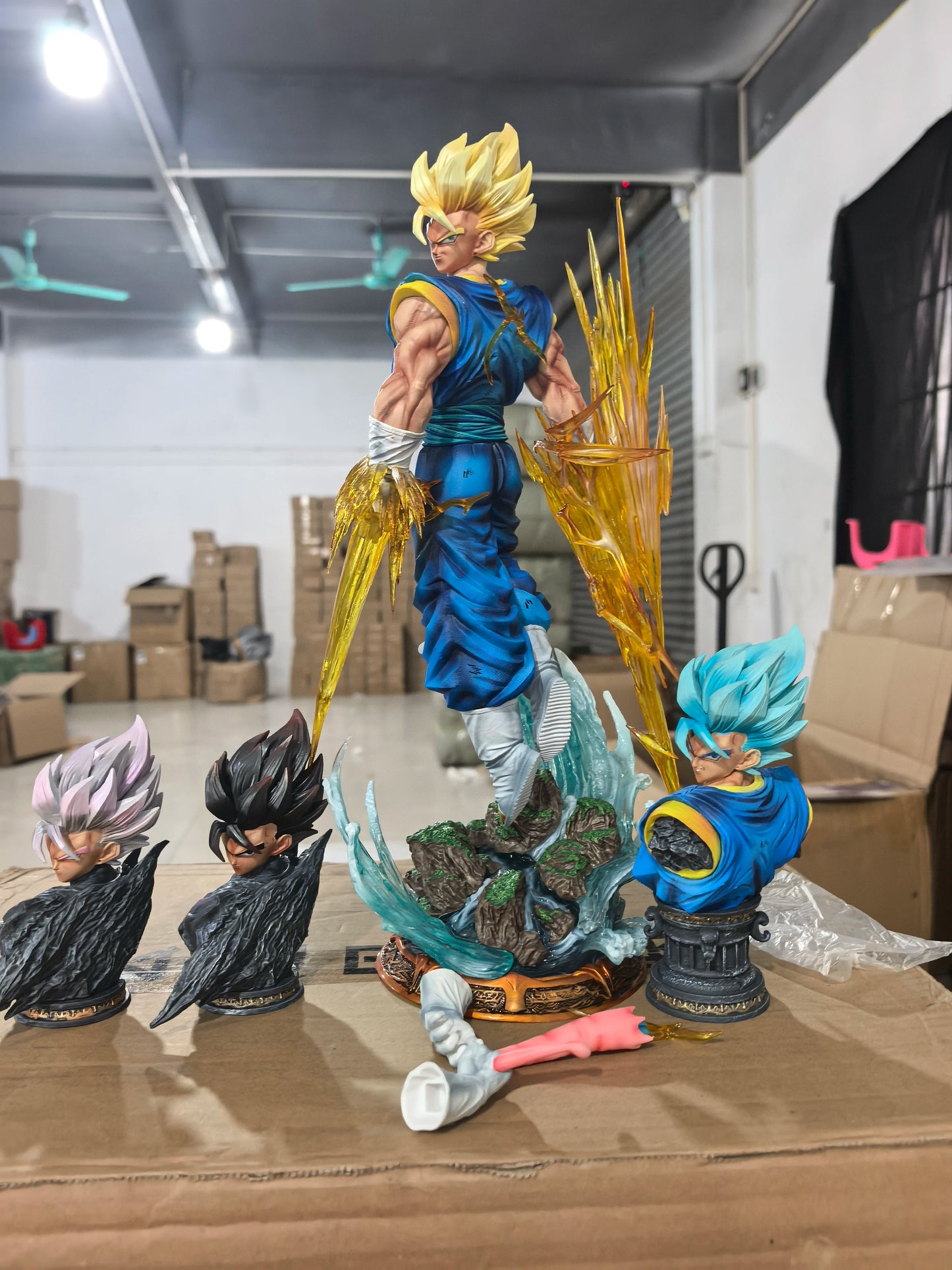 Super Saiyan Blue Vegito LED Anime Figure, Dragon Ball Z Anime Figures 3 or 4 heads PVC Statue