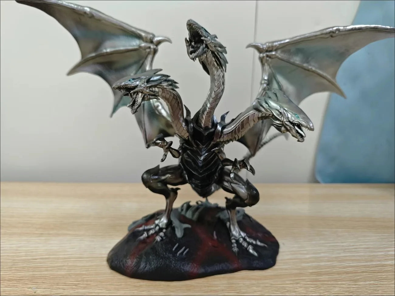 Blue-Eyes Ultimate Dragon Anime Figurine, White Dragon BEWD Yu-Gi-Oh Action Figures PVC Statue 25 CM