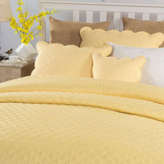 Tache Buttercup Puffs Yellow Diamond Matelasse Scalloped Quilt Set (YELLEMDES) Otarealm
