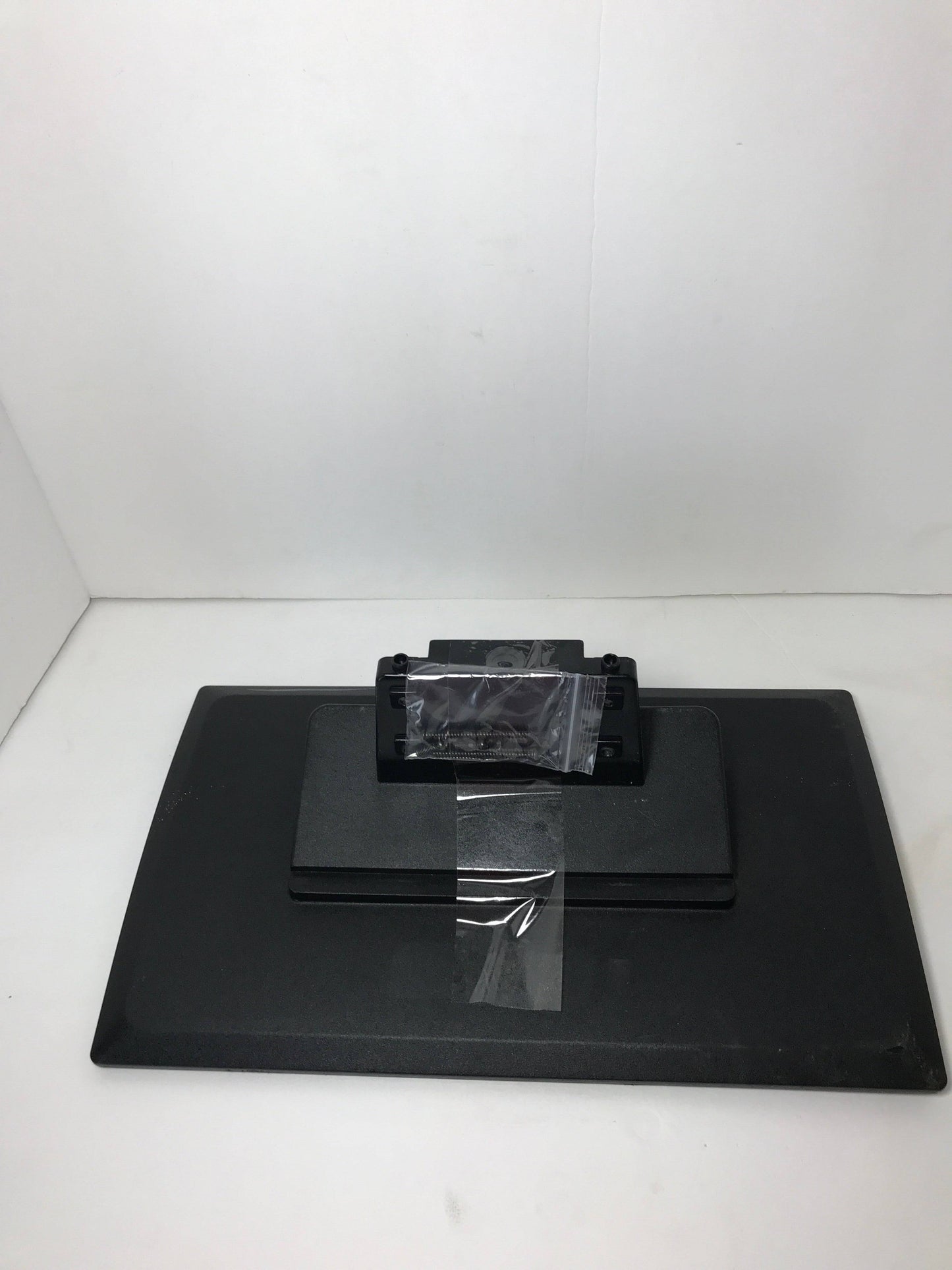 Olevia LT23HVX TV Stand/Base Otarealm
