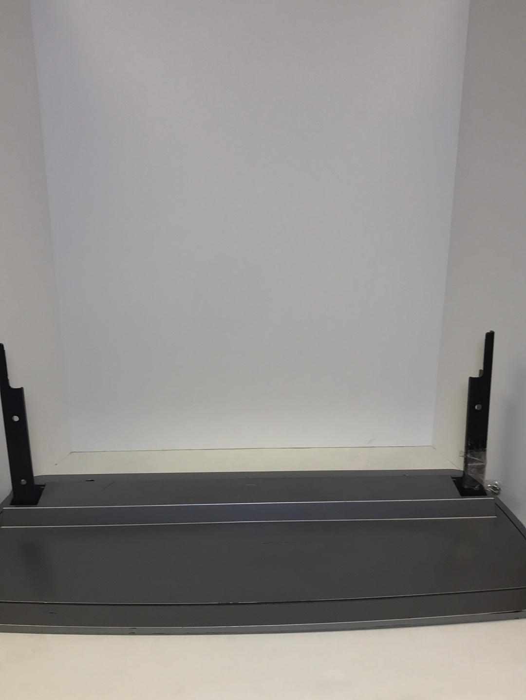 Sylvania LC420SS8 TV Stand/Base Otarealm
