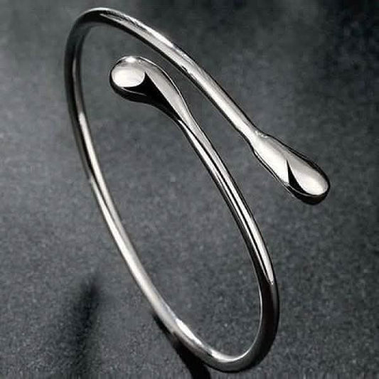 Teardrop Bangle in Sterling Silver Otarealm
