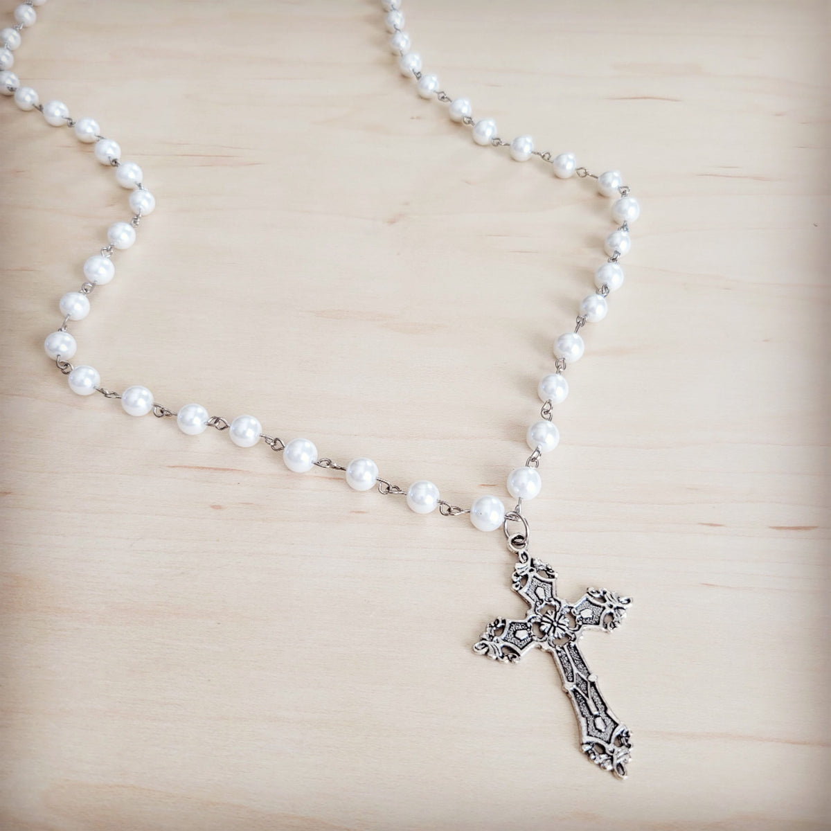 **Pearl Long Beaded Necklace with Antique Silver Cross 262p