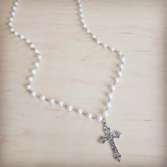 **Pearl Long Beaded Necklace with Antique Silver Cross 262p