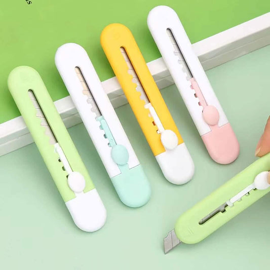 4-Pieces: Retractable Mini Art Cutter Otarealm