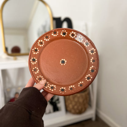 Round Traditional Pottery Plates Redondo