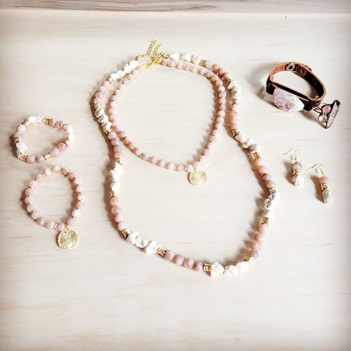 Frosted Sunstone Beaded Collar Necklace w/ Matte Gold Pendant 262n