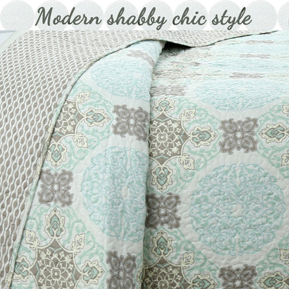 Light Green Damask 3-Piece Reversible Quilt Bedding Set