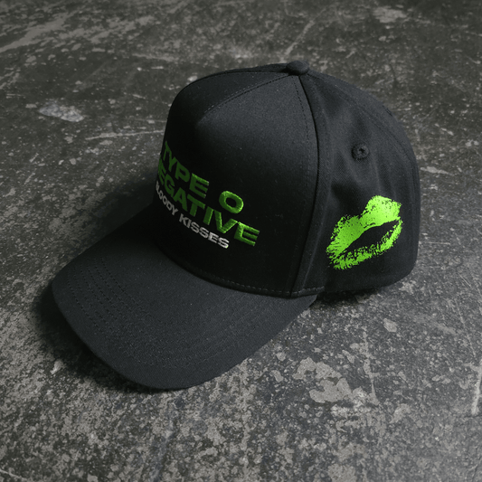Bloody Kisses Hat Otarealm
