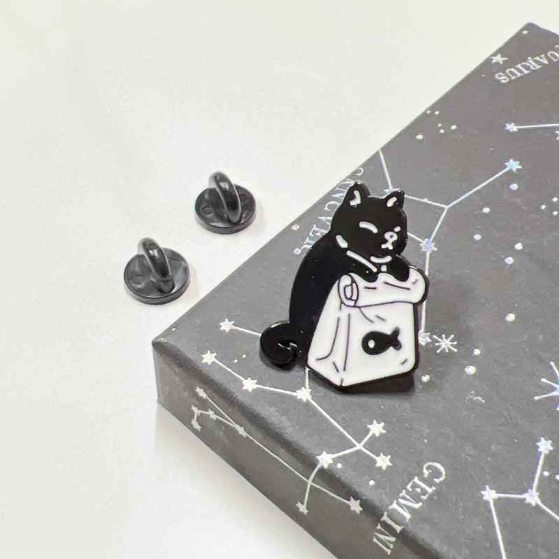 Mini Black Cat Enamel Pin – Durable, Giftable Fashion Accessory