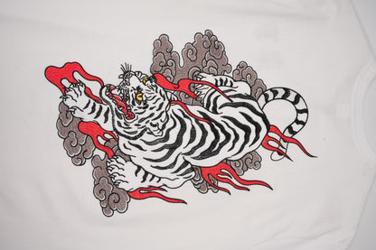 ET523 White Cloud Tiger Embroidered Tee