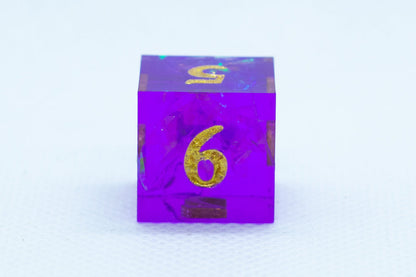 Pinnacle of Purple Sharp Edge Resin d6 / d20-Dice (Purple w/ Gold Numbers)