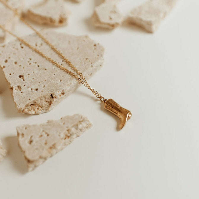 Dolly Boot Necklace Otarealm