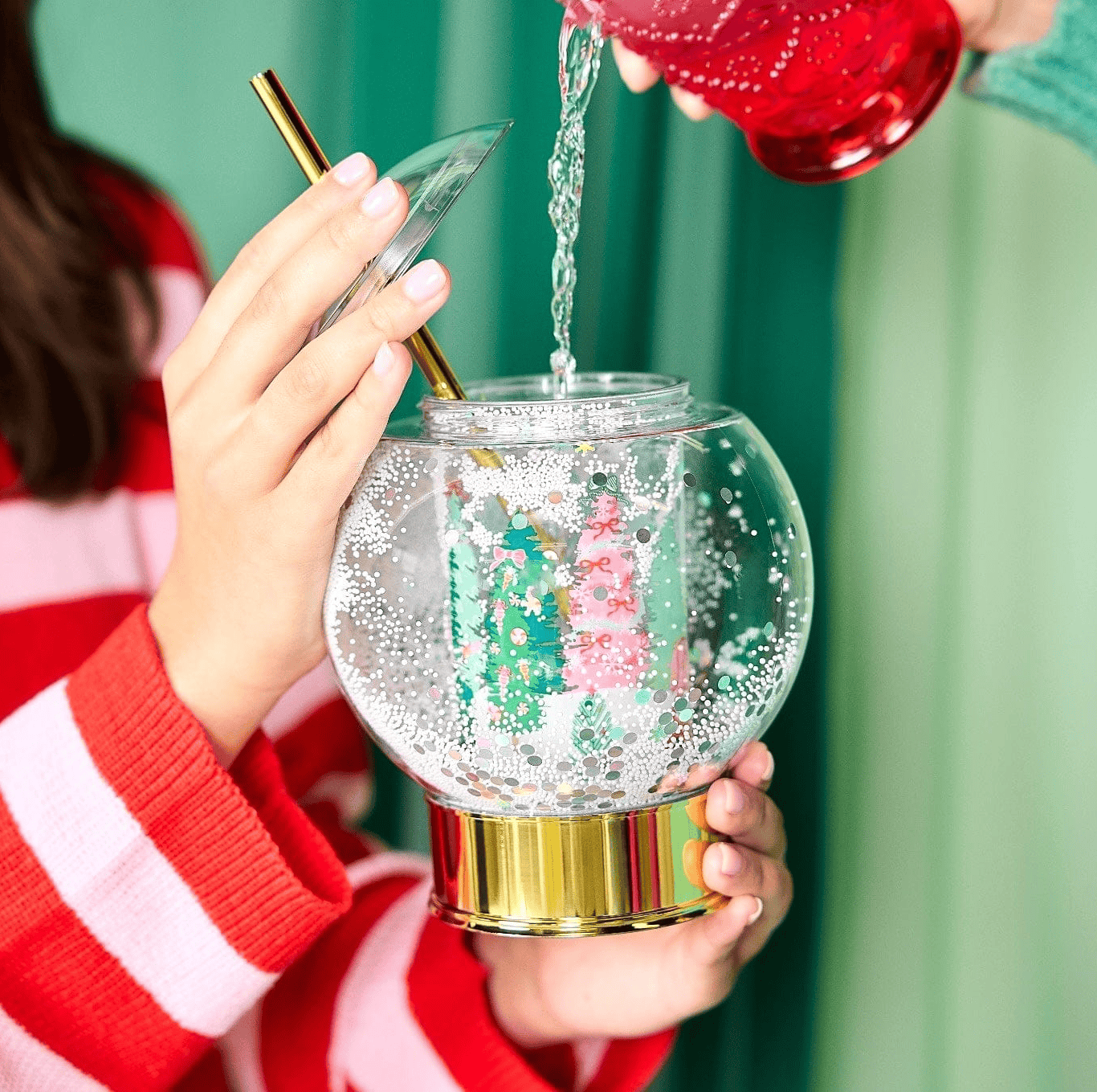 Holiday Snow Globe Sipper (Christmas Cup) Otarealm