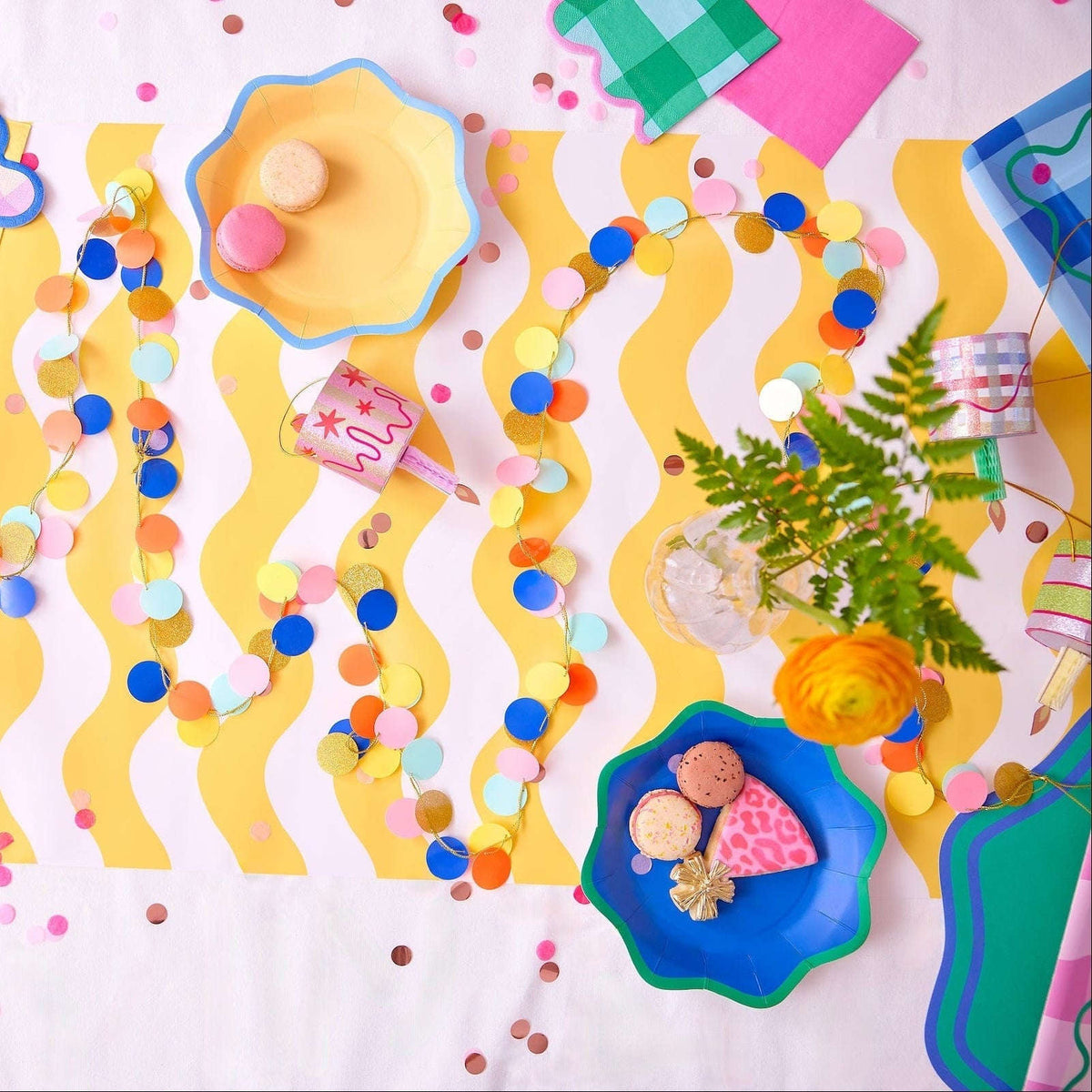 Colorwave Paper Table Runner (25 ft, cut to fit) Otarealm