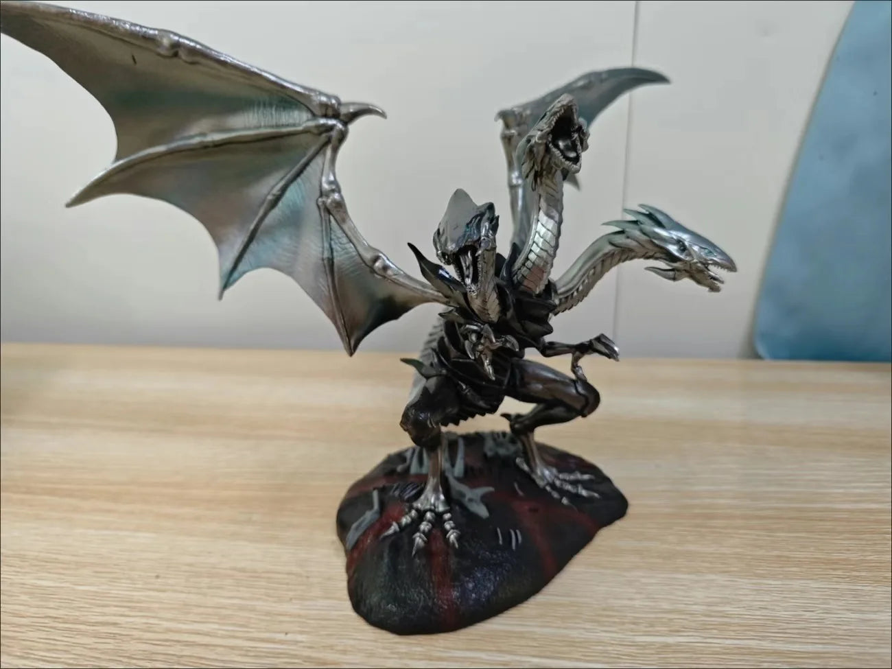 Blue-Eyes Ultimate Dragon Anime Figurine, White Dragon BEWD Yu-Gi-Oh Action Figures PVC Statue 25 CM