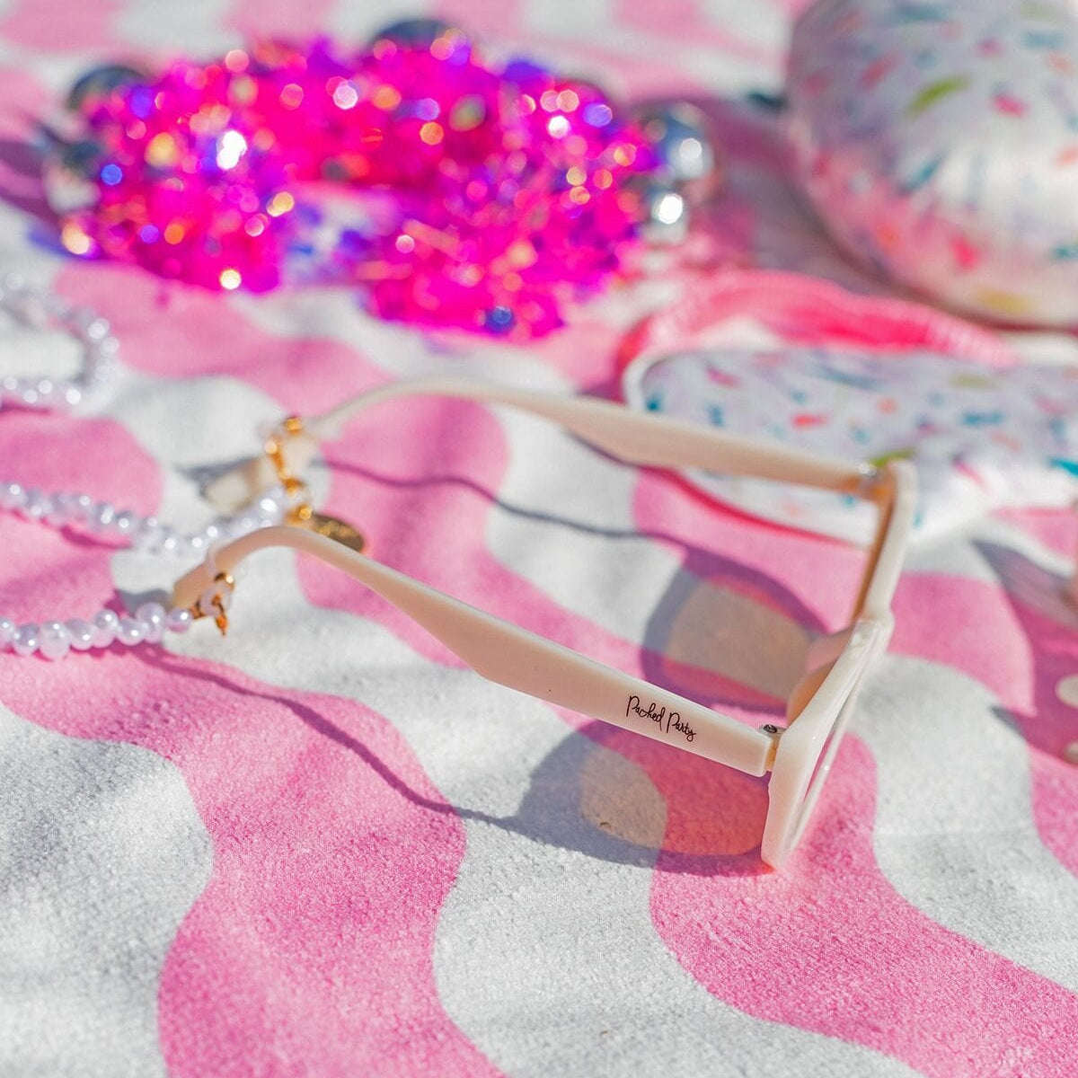 Sunny Daze Sunglasses & Pearl Strap Set Otarealm