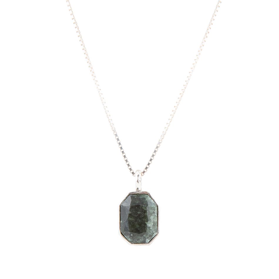 Hammered Green Seraphinite and Sterling Silver Pendant Necklace Otarealm