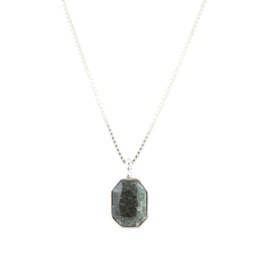 Hammered Green Seraphinite and Sterling Silver Pendant Necklace Otarealm