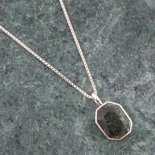 Hammered Green Seraphinite and Sterling Silver Pendant Necklace Otarealm