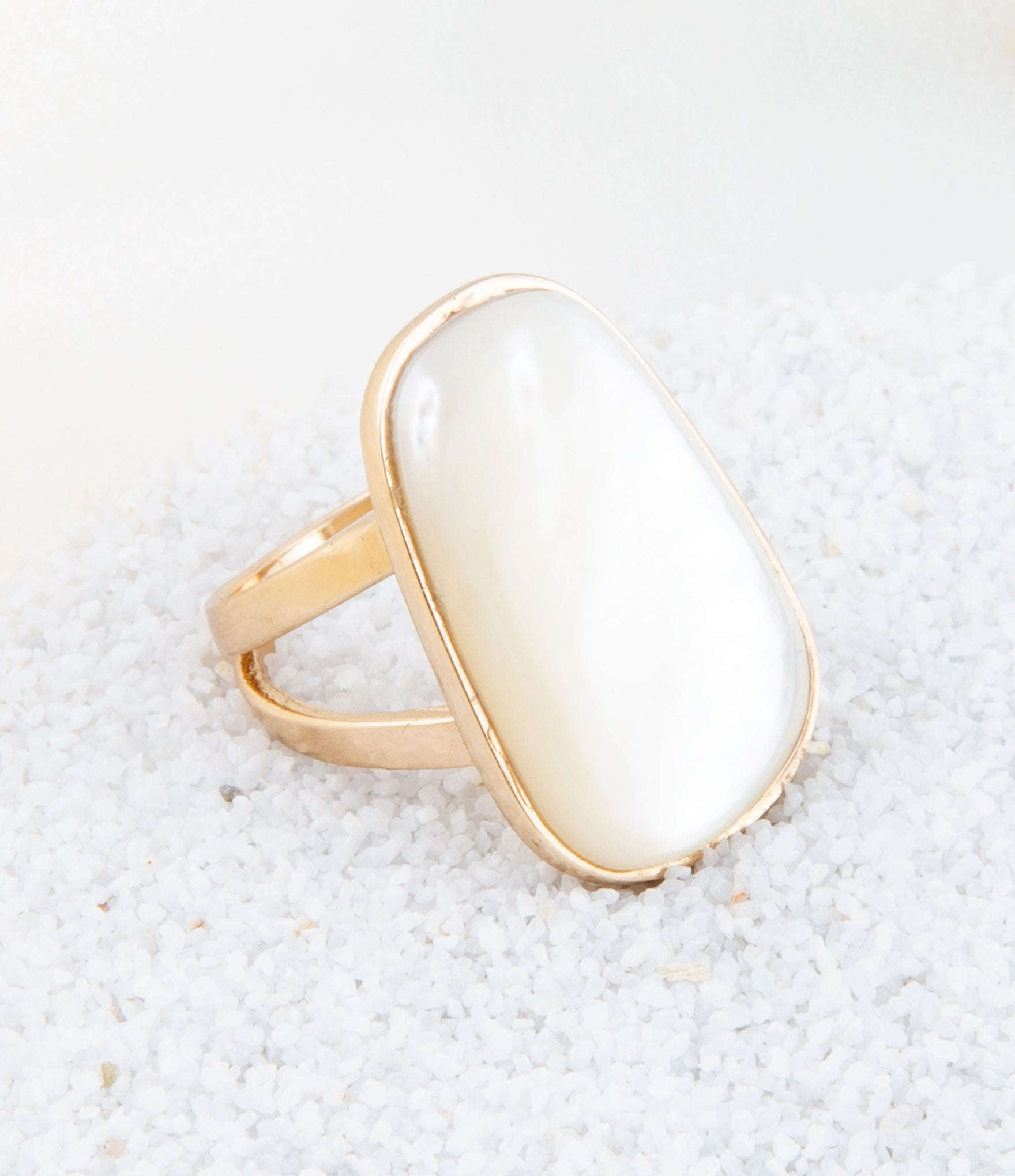 High Class White Mother of Pearl Golden Ring Otarealm